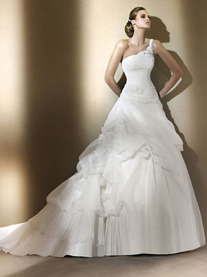 Shop Ball Gown  Wedding Dresses online, browse through our selection of Ball Gown Princess Wedding Dresses at Everytide.com
